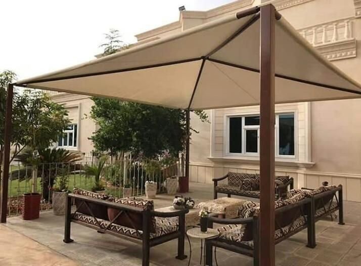 مظلات عالية الجودة بتصاميم عصرية وأسعار تنافسية تناسب جميع الاستخدامات.